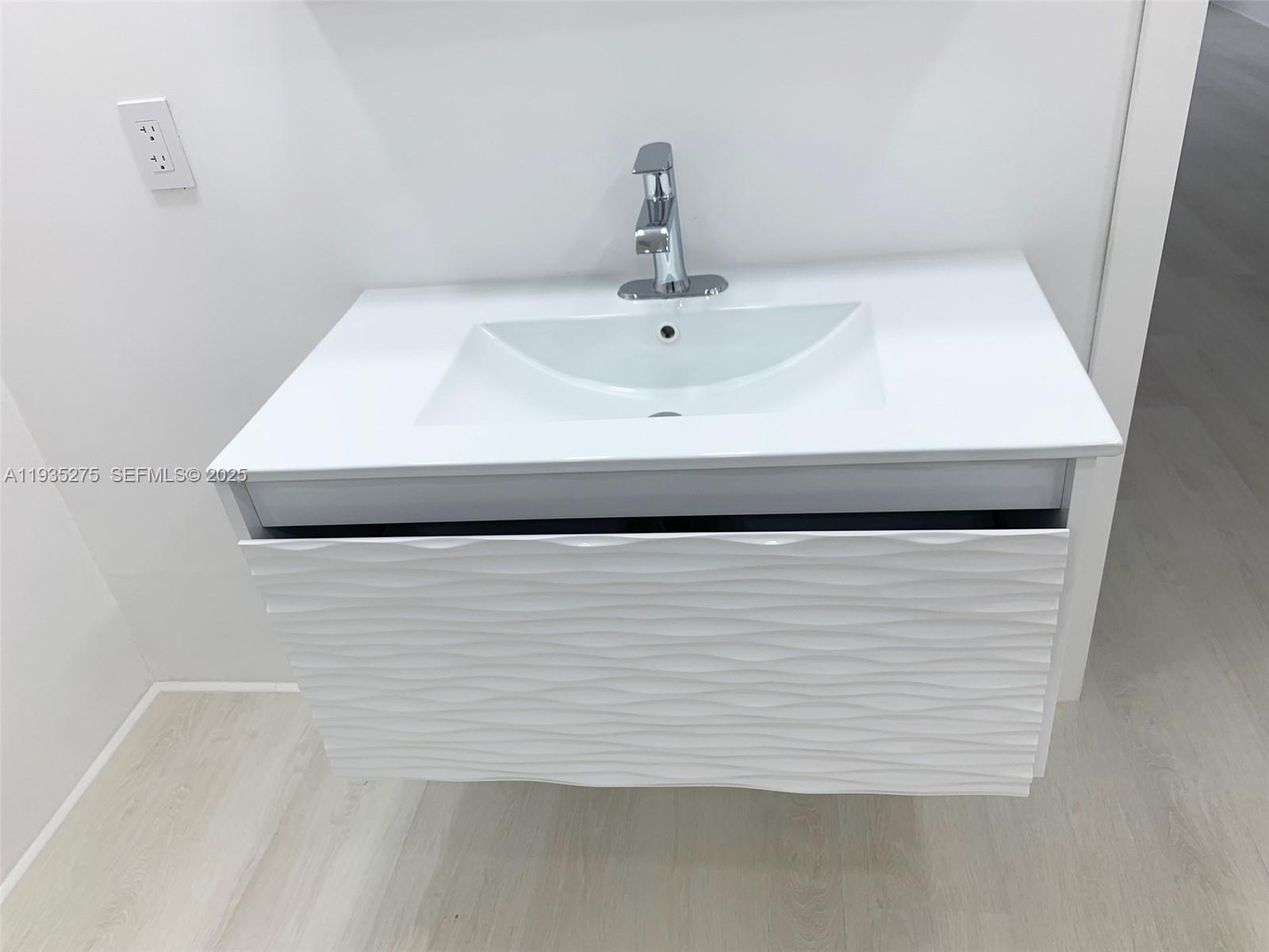 1818 2 / 2 1856 кв.футов $ 2025-12-25 0 Фото