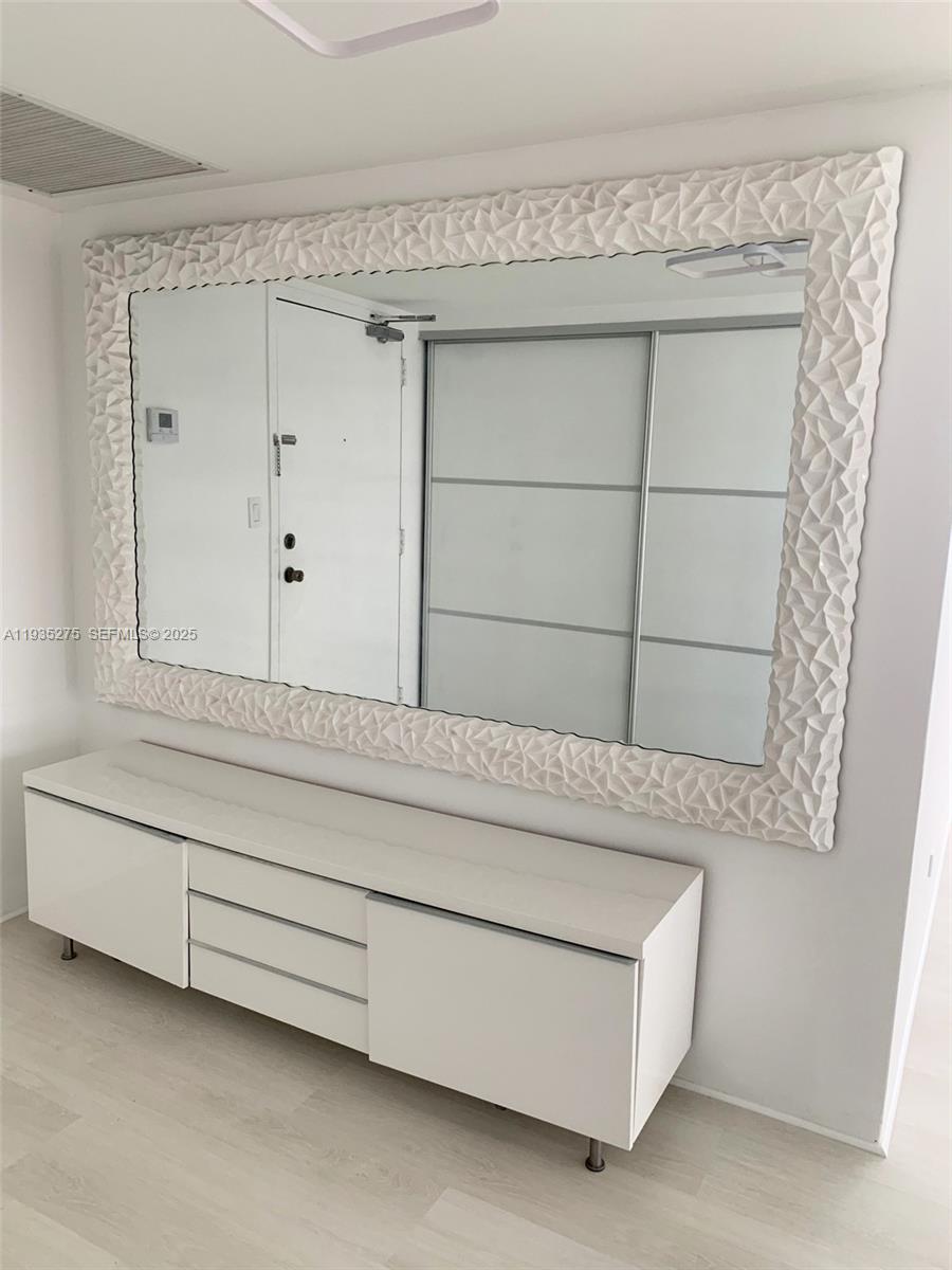 1818 2 / 2 1856 кв.футов $ 2025-12-25 0 Фото