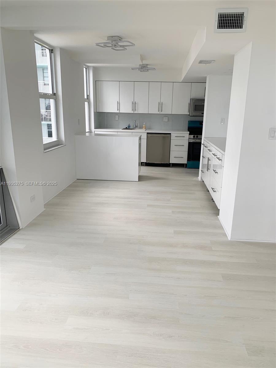 1818 2 / 2 1856 кв.футов $ 2025-12-25 0 Фото