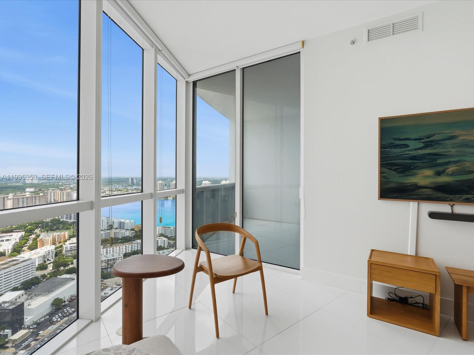 See details 5508 1 / 2 920 sq. ft. $ 2026-07-19 0 Photo