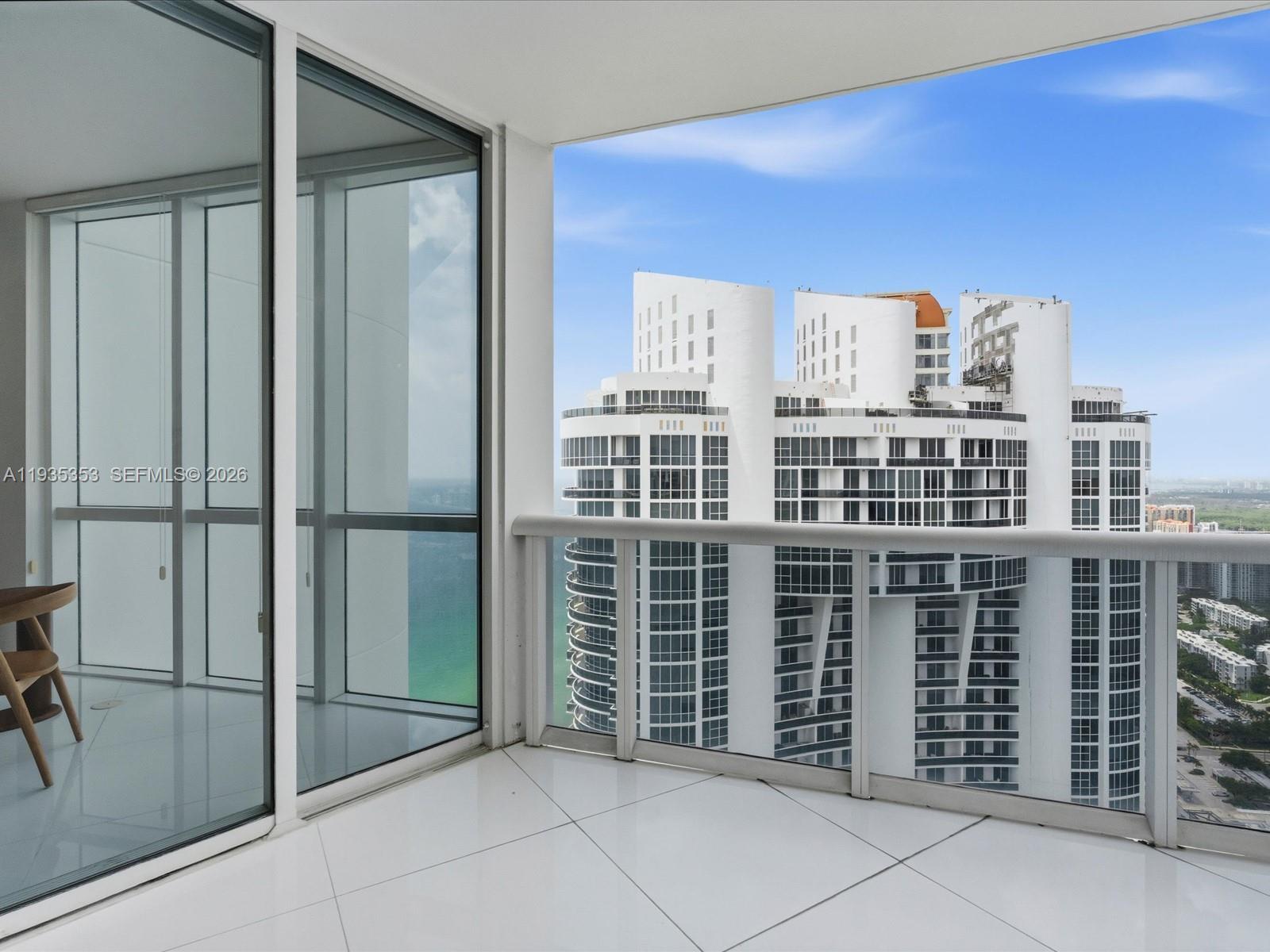 See details 5508 1 / 2 920 sq. ft. $ 2026-07-19 0 Photo