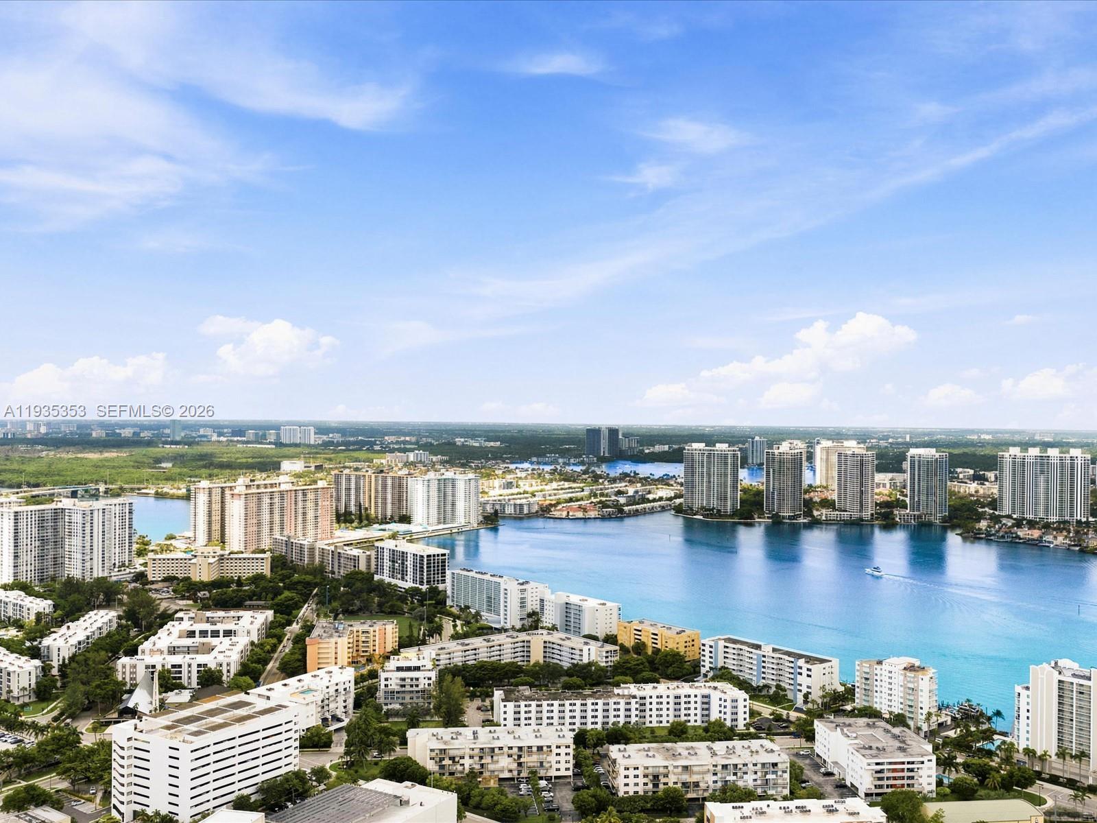 See details 5508 1 / 2 920 sq. ft. $ 2026-07-19 0 Photo