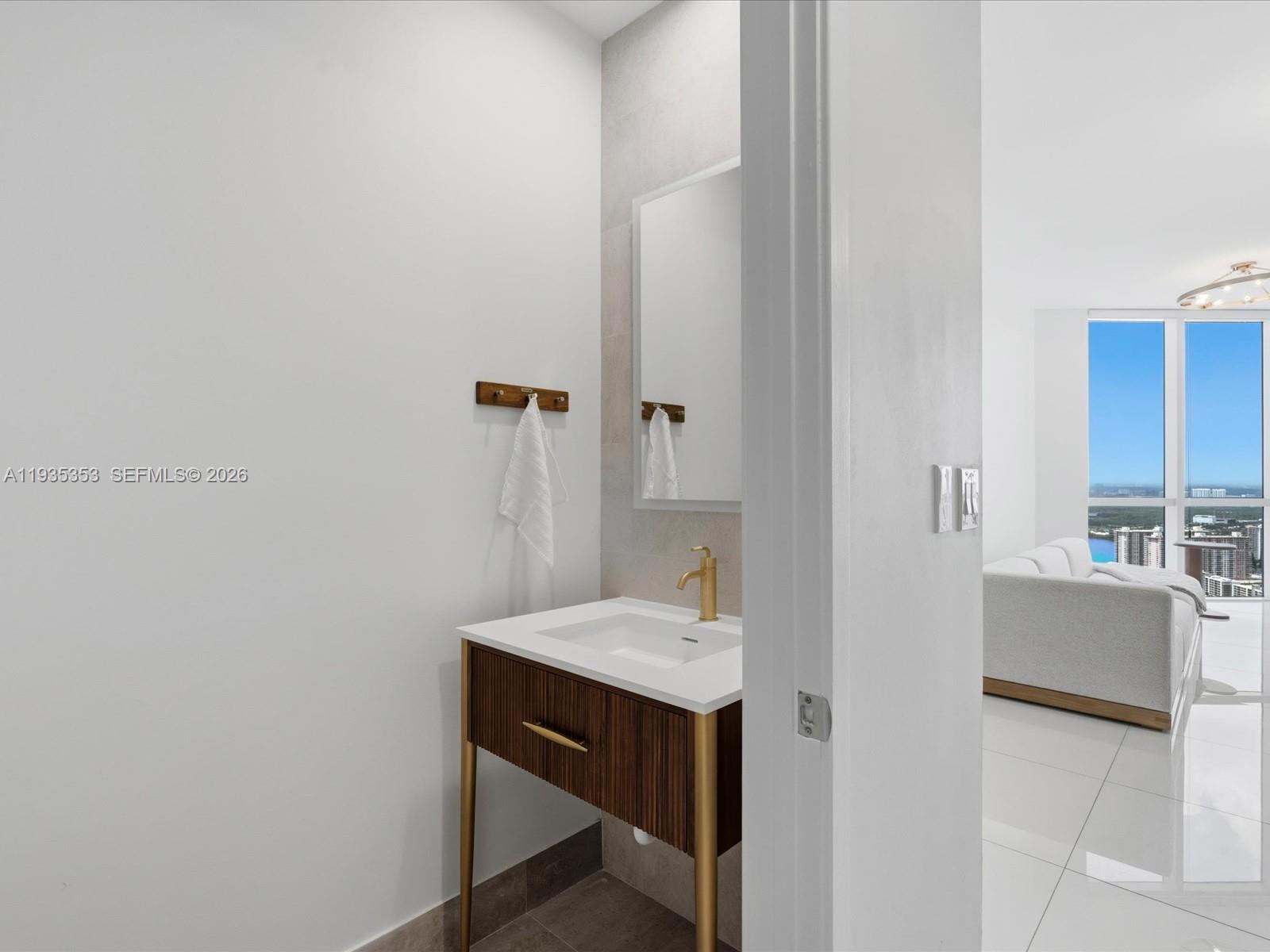 See details 5508 1 / 2 920 sq. ft. $ 2026-07-19 0 Photo