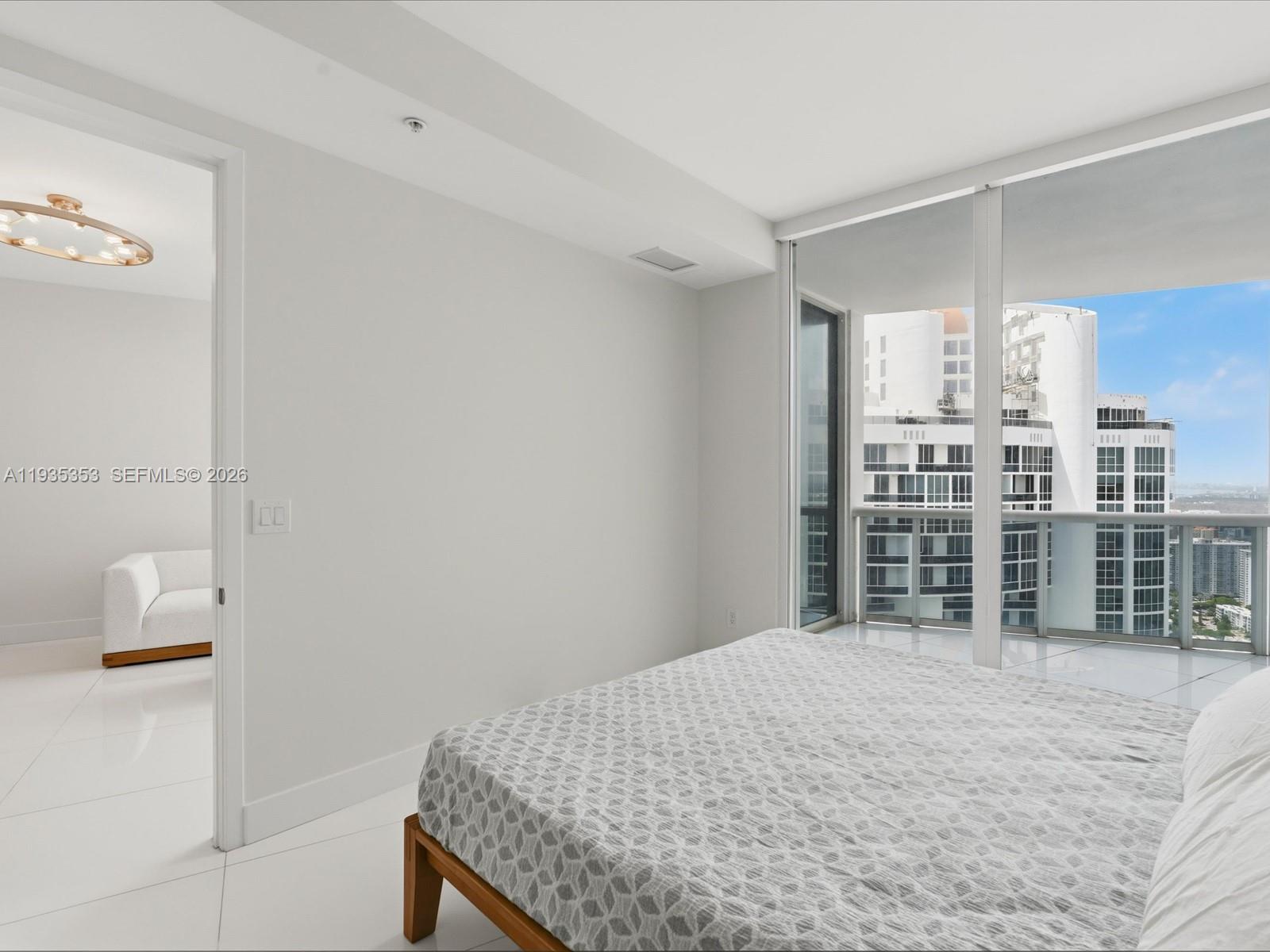 See details 5508 1 / 2 920 sq. ft. $ 2026-07-19 0 Photo