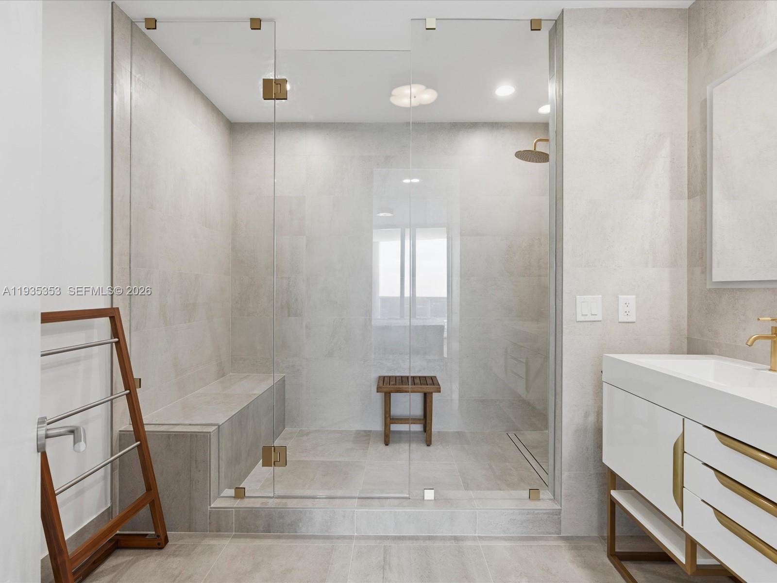 See details 5508 1 / 2 920 sq. ft. $ 2026-07-19 0 Photo