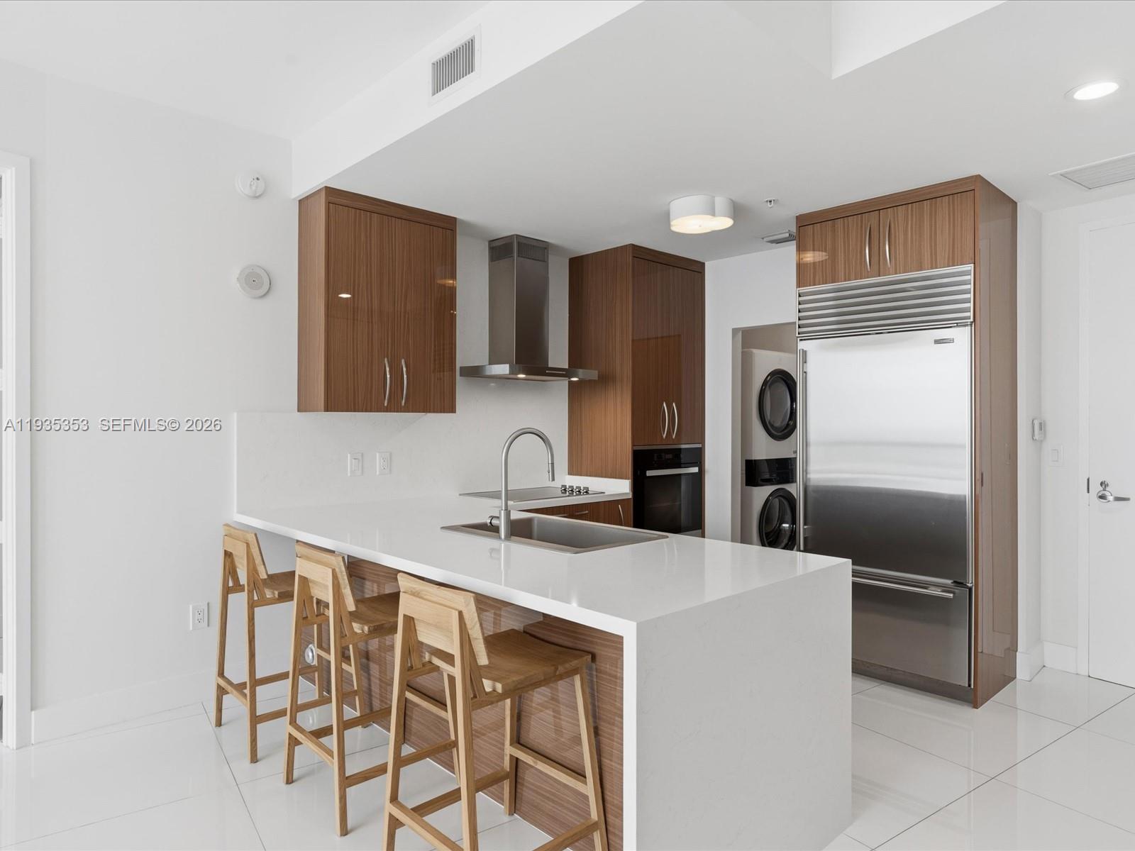 See details 5508 1 / 2 920 sq. ft. $ 2026-07-19 0 Photo