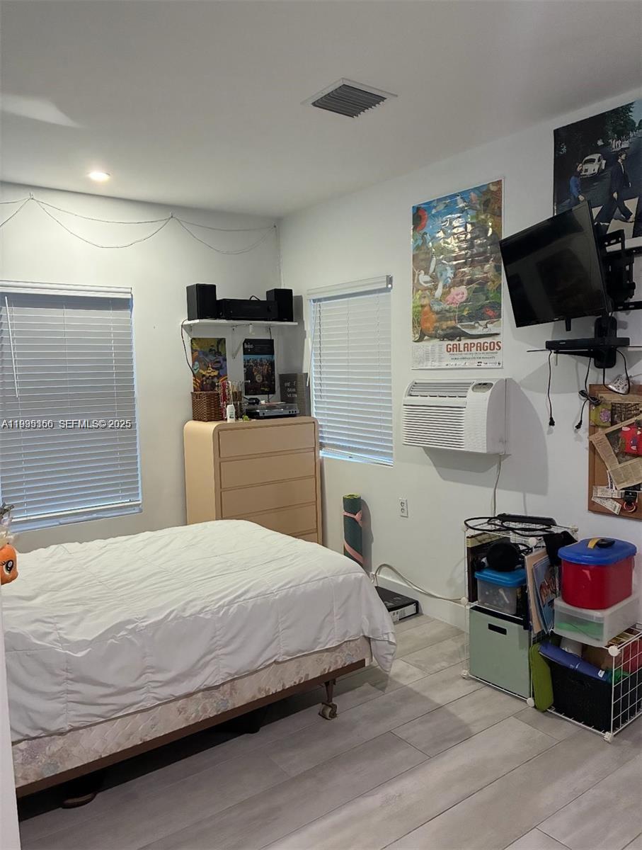 See details / 2812 sq. ft. $ 2025-12-26 0 Photo