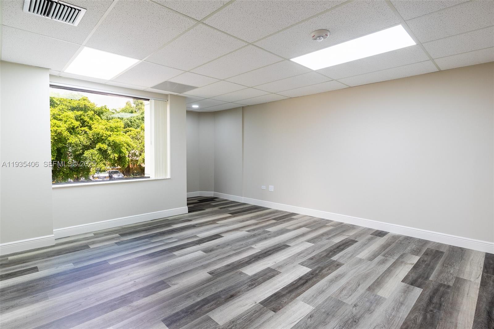   /   sq. ft. $ 2025-12-26 0 Photo