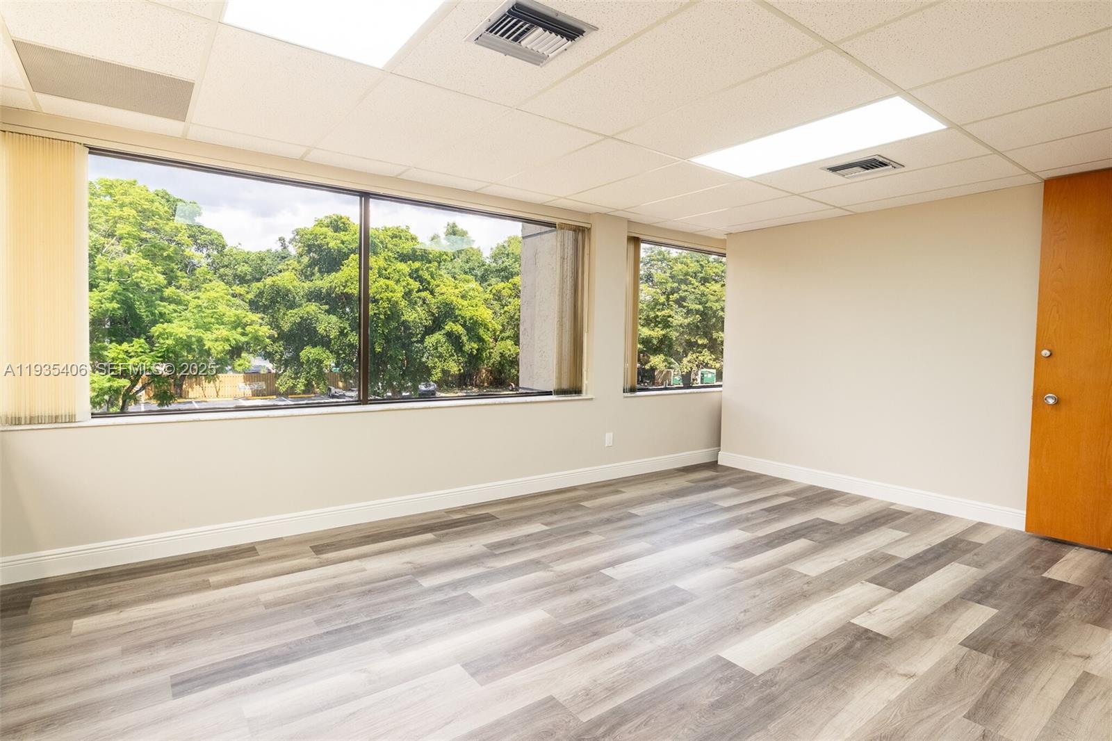   /   sq. ft. $ 2025-12-26 0 Photo