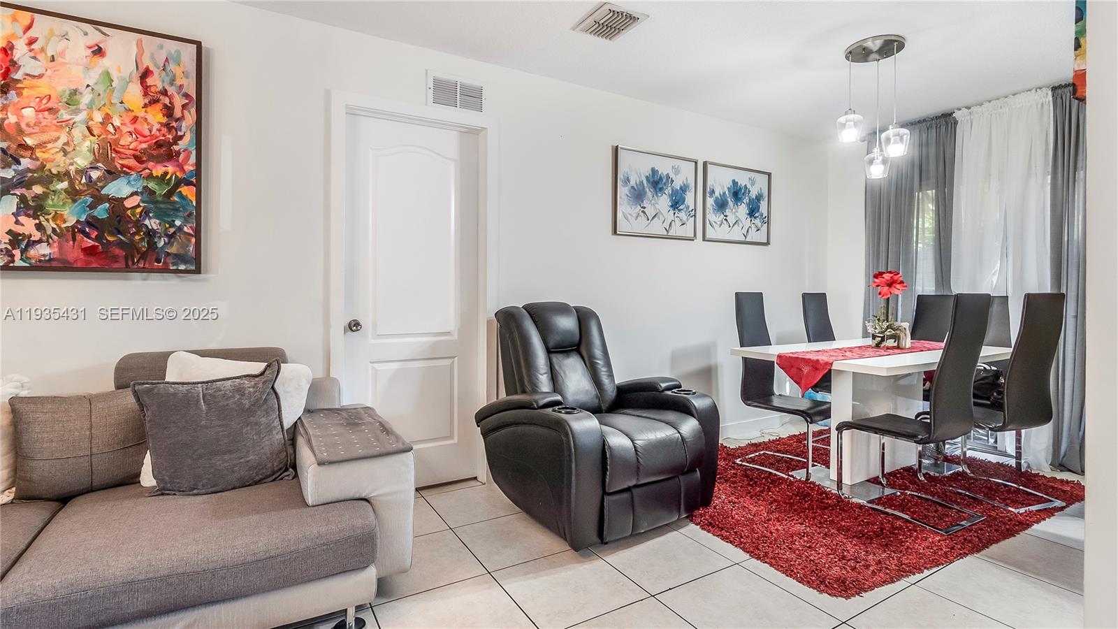   /  2150 sq. ft. $ 2025-12-26 0 foto