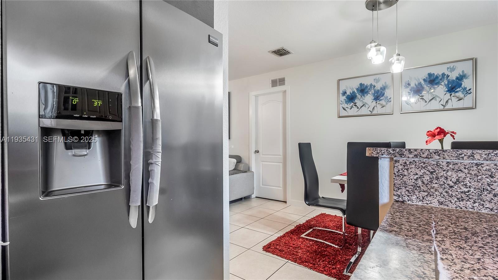   /  2150 sq. ft. $ 2025-12-26 0 foto