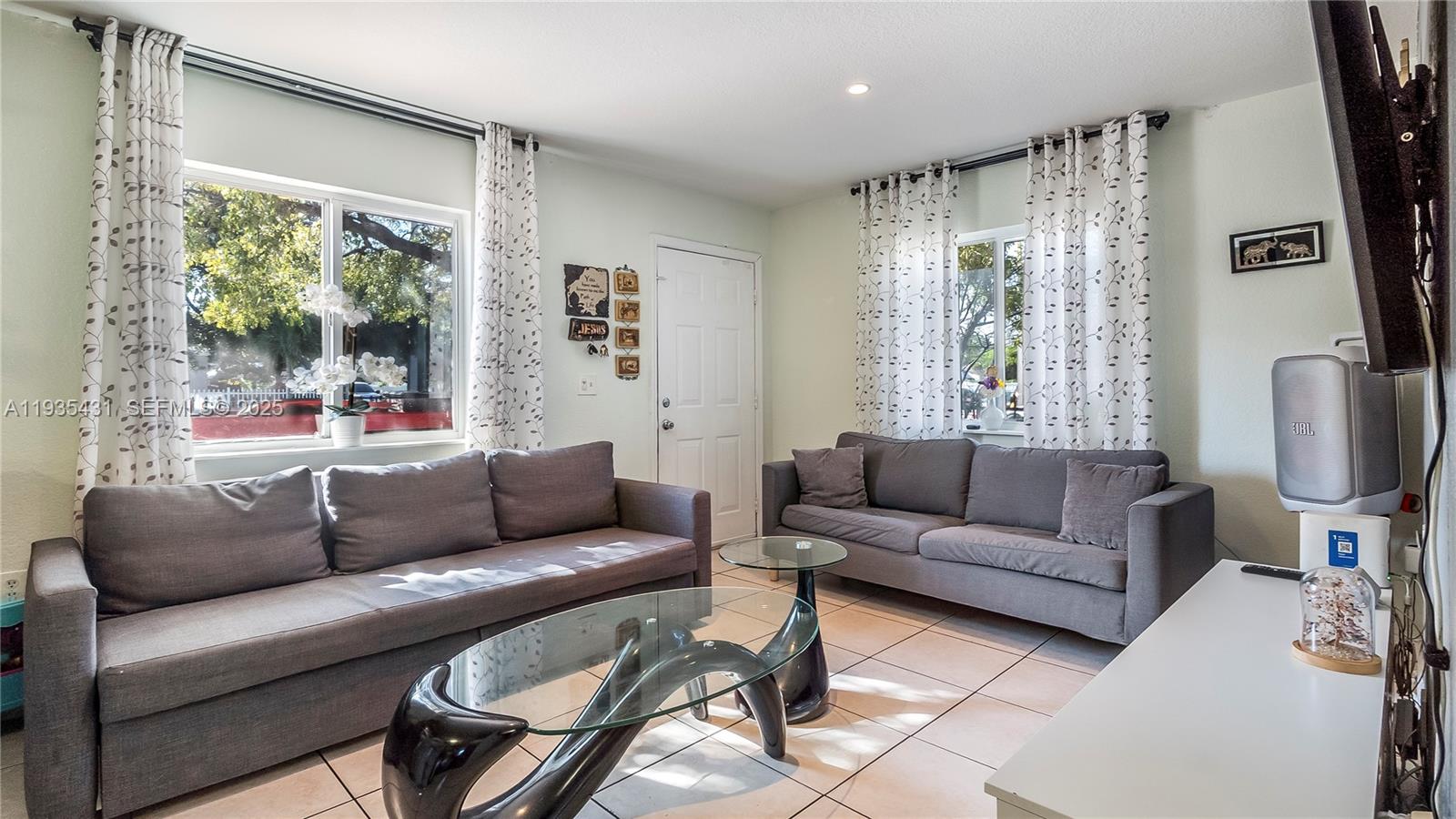   /  2150 sq. ft. $ 2025-12-26 0 foto