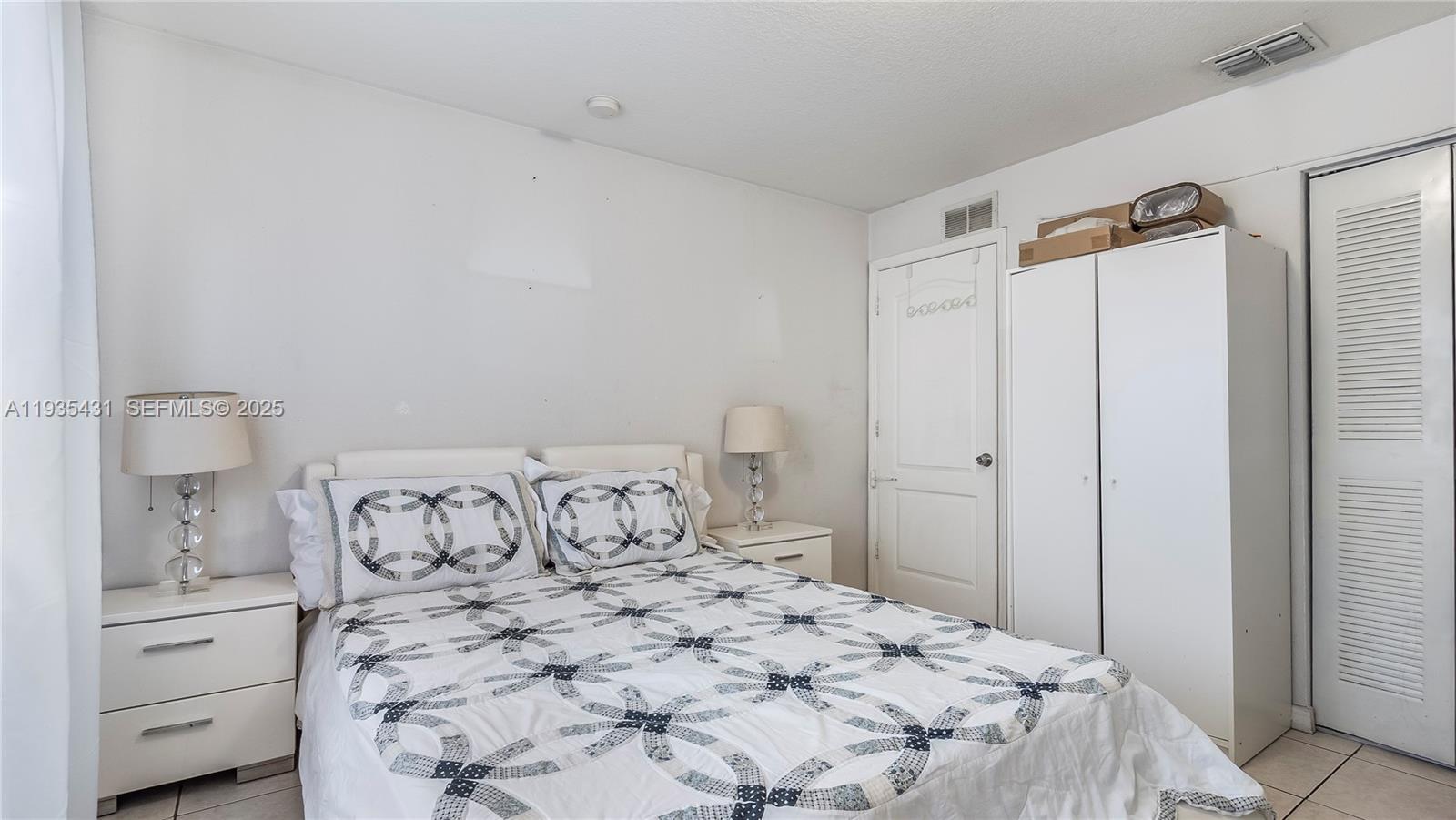   /  2150 sq. ft. $ 2025-12-26 0 foto