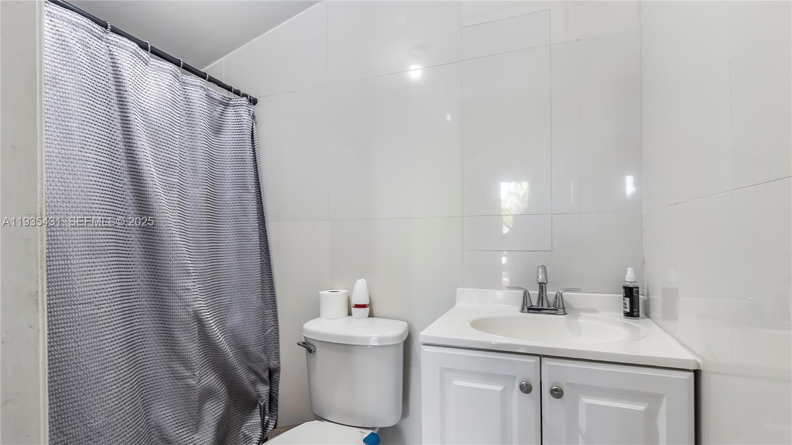   /  2150 sq. ft. $ 2025-12-26 0 foto