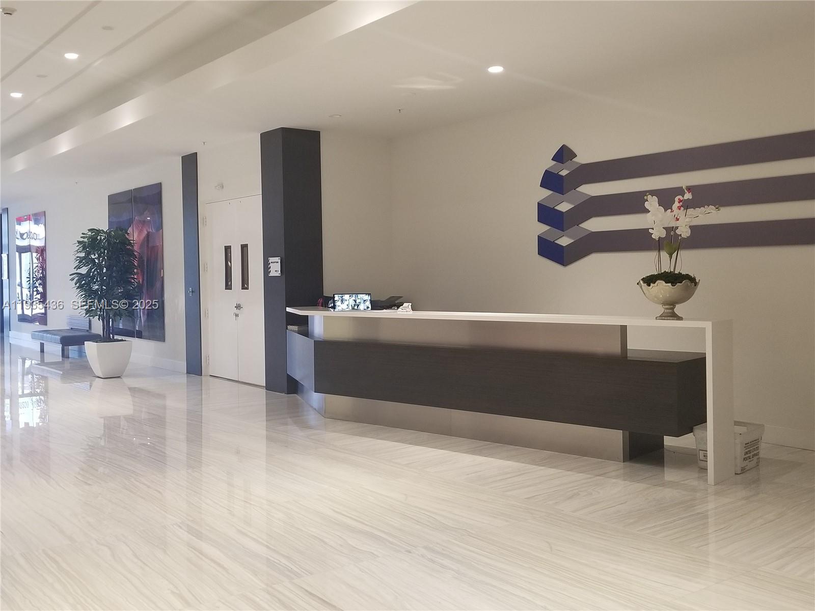   /   кв.футов $ 2026-01-23 0 Фото