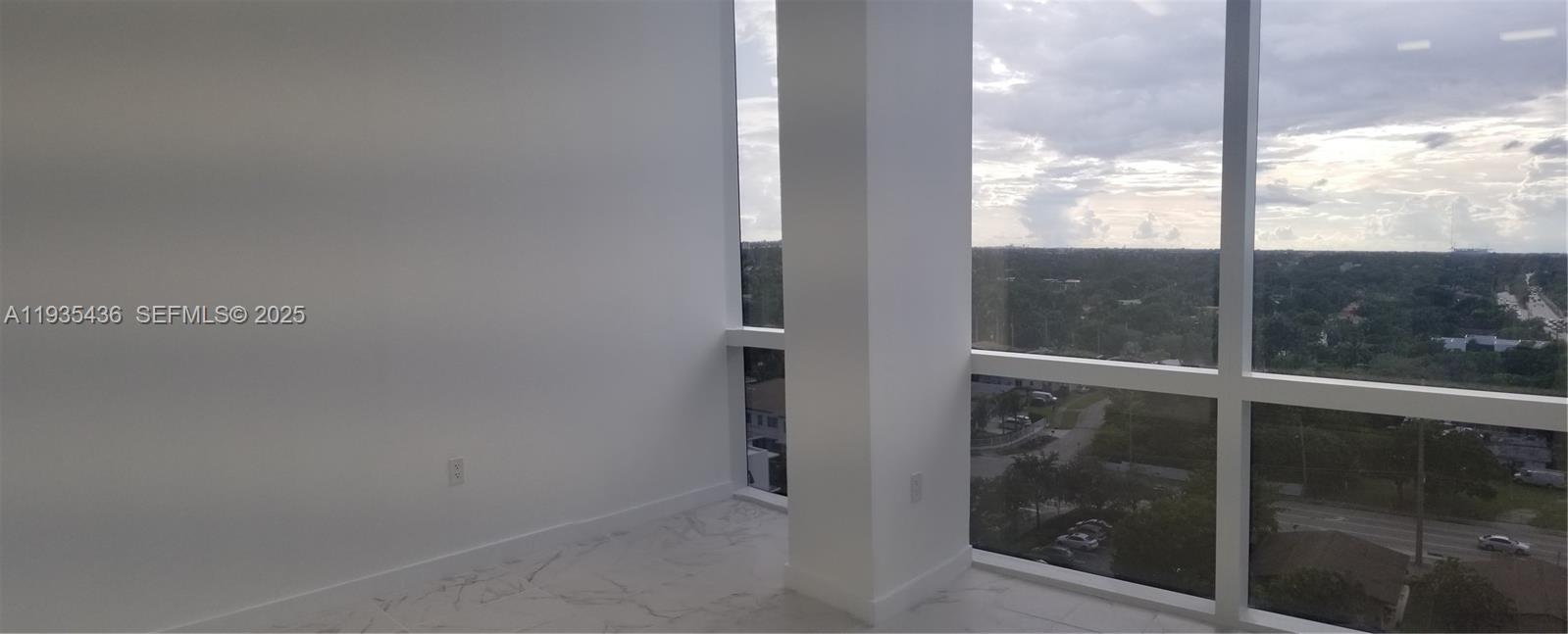   /   кв.футов $ 2026-01-23 0 Фото