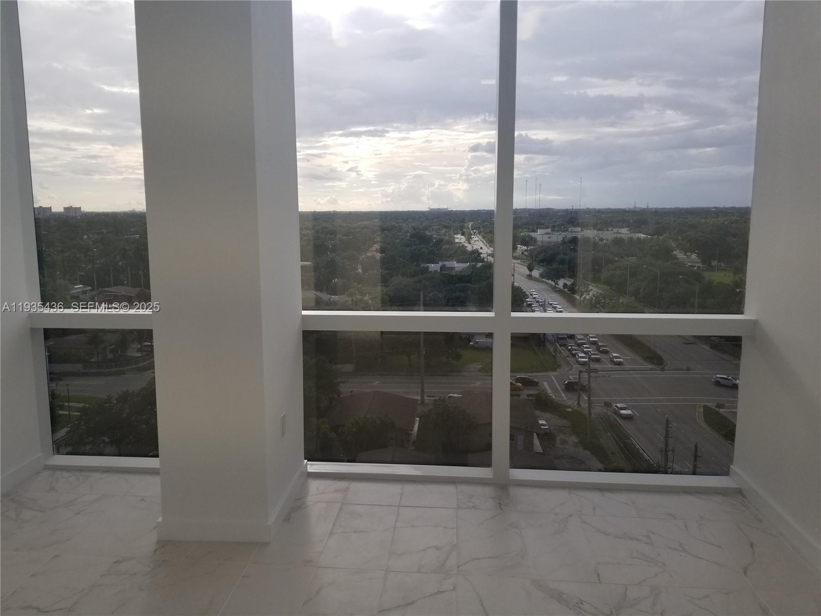   /   кв.футов $ 2026-01-23 0 Фото