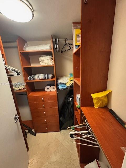 808 2 / 2 1274 sq. ft. $ 2025-12-26 0 foto