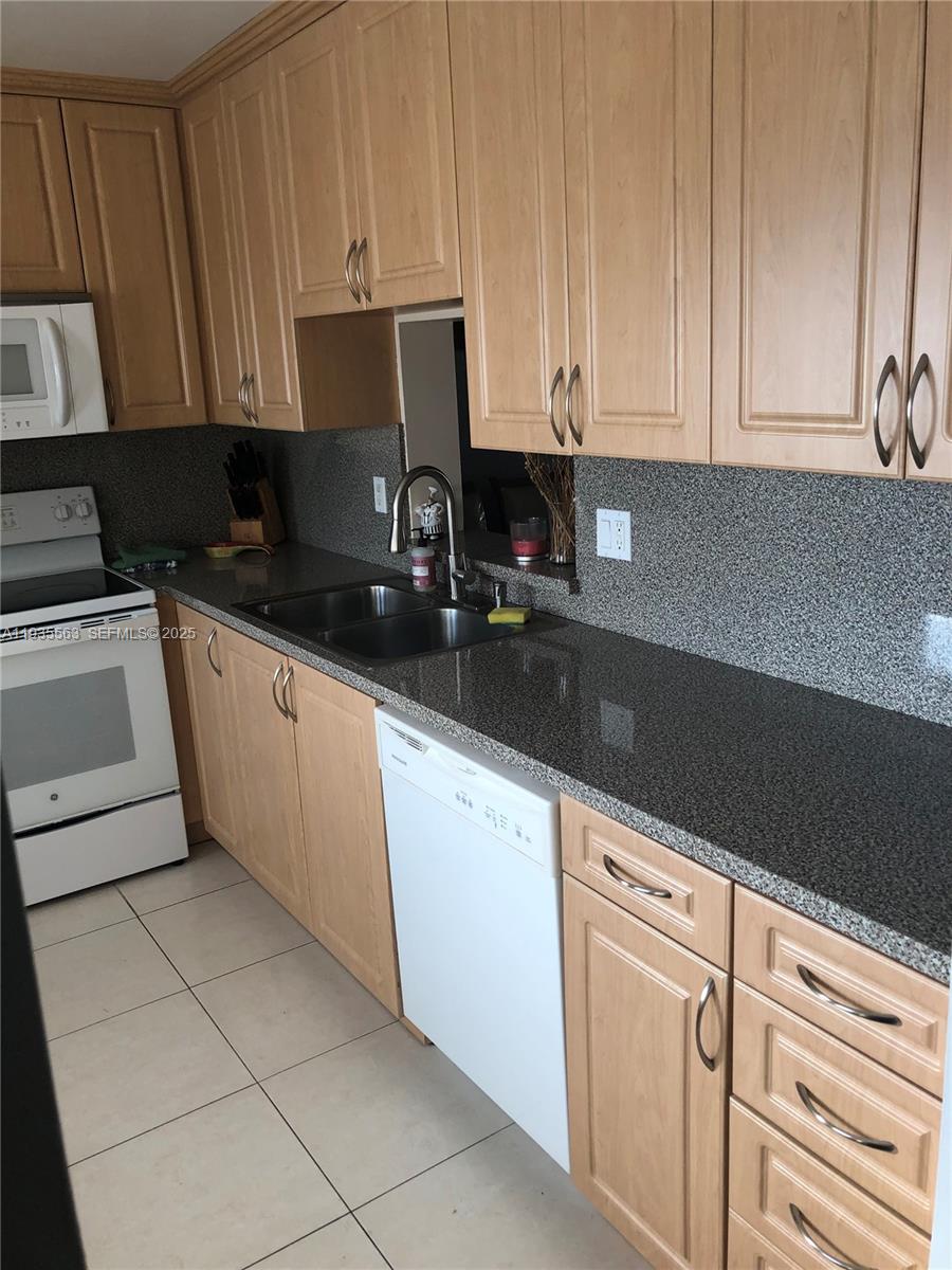 Photo of 300 12th Ave  #508, Hallandale Beach, Florida, 33009 - 