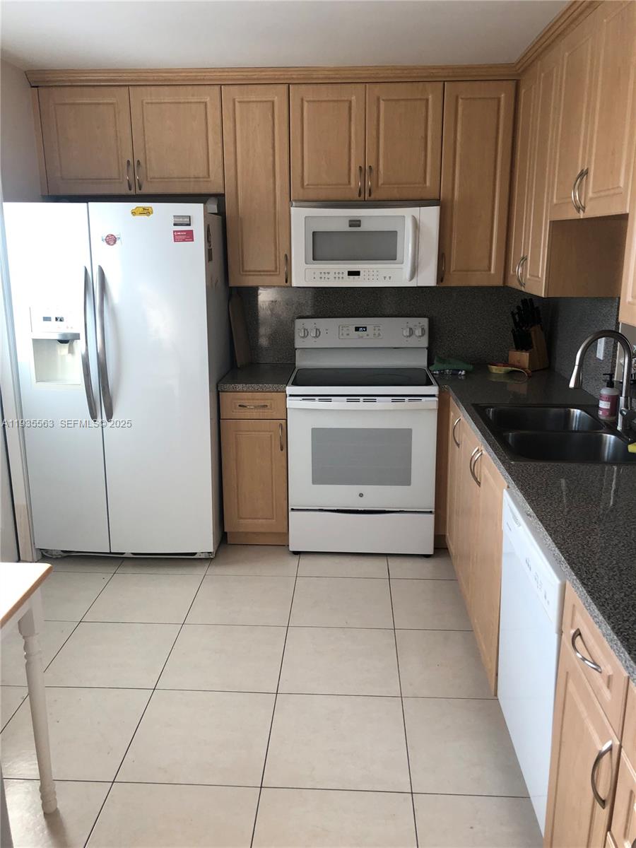 Photo of 300 12th Ave  #508, Hallandale Beach, Florida, 33009 - 