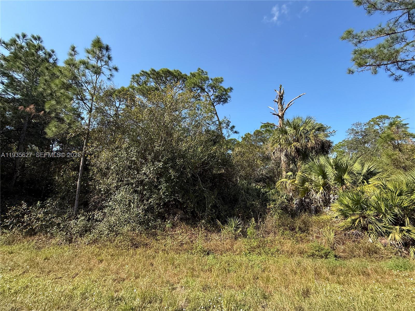   /   sq. ft. $ 2025-12-27 0 foto