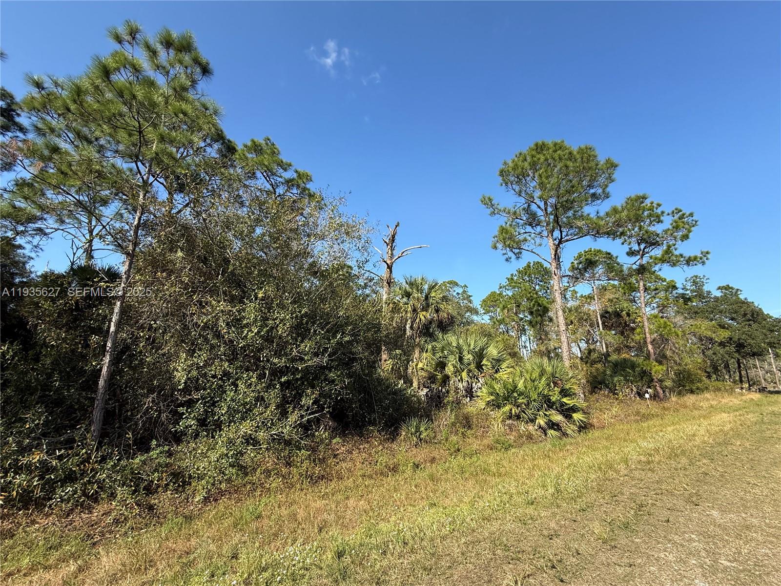   /   sq. ft. $ 2025-12-27 0 foto