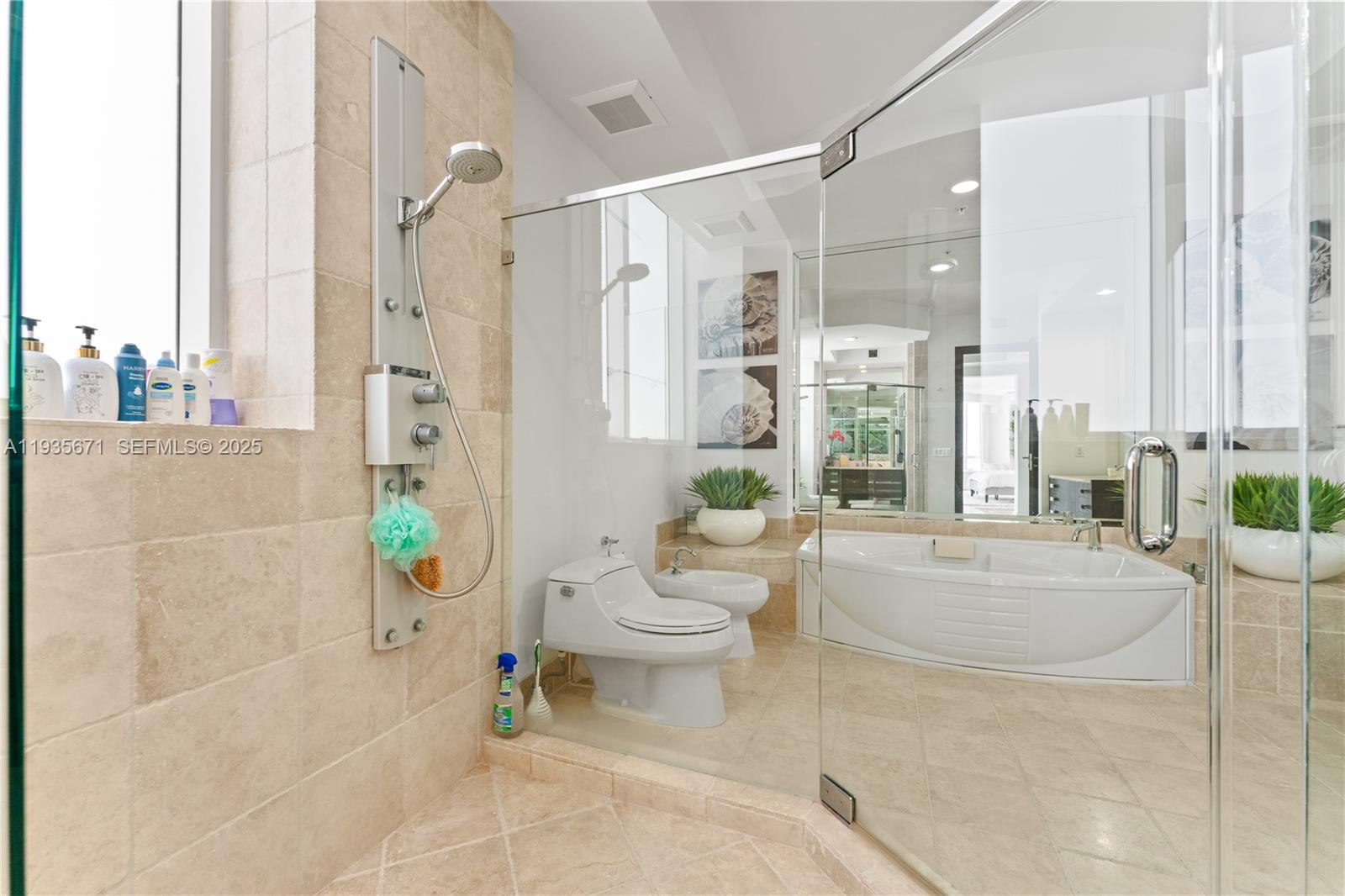 See details 5001 3 / 4 3016 sq. ft. $ 2025-12-27 0 Photo