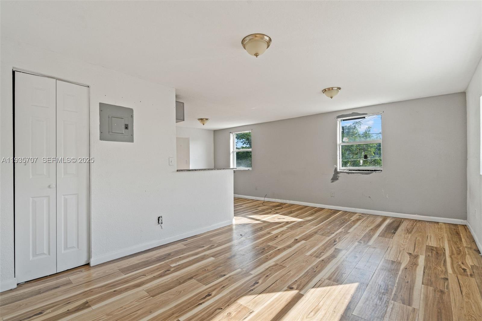 Подробнее / 7382 кв.футов $ 2025-12-27 0 Фото