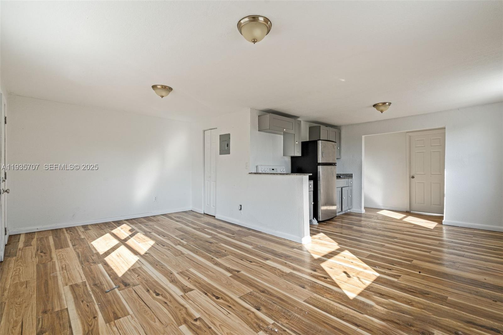 Подробнее / 7382 кв.футов $ 2025-12-27 0 Фото