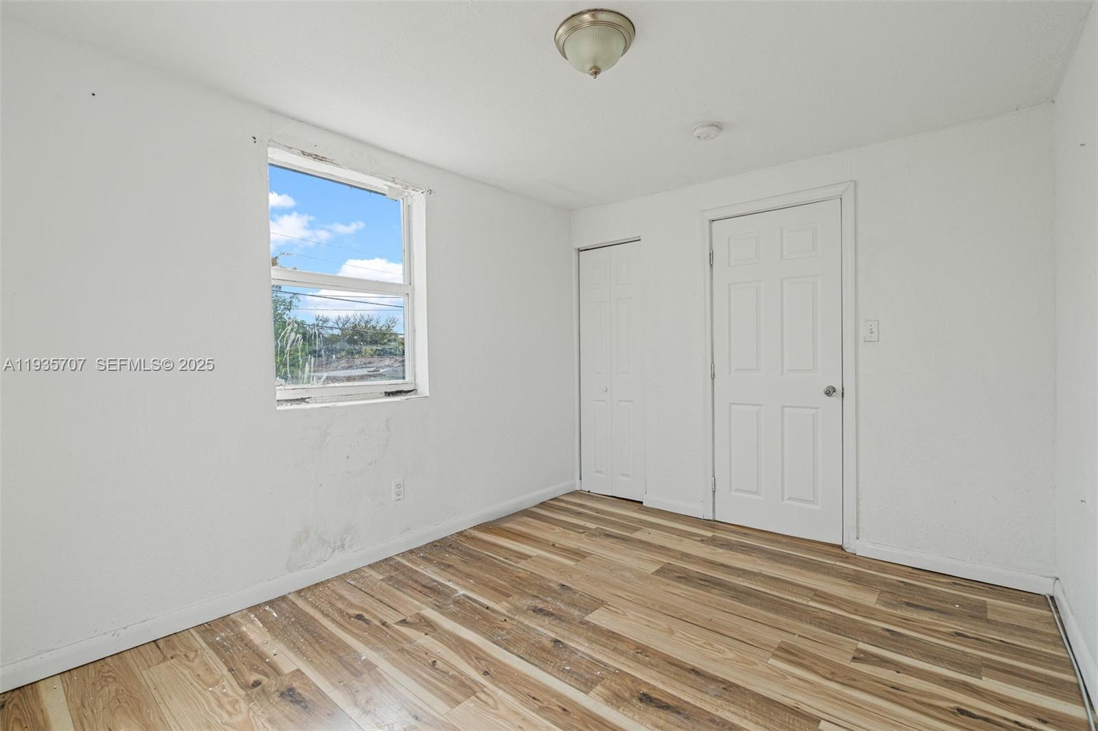 Подробнее / 7382 кв.футов $ 2025-12-27 0 Фото