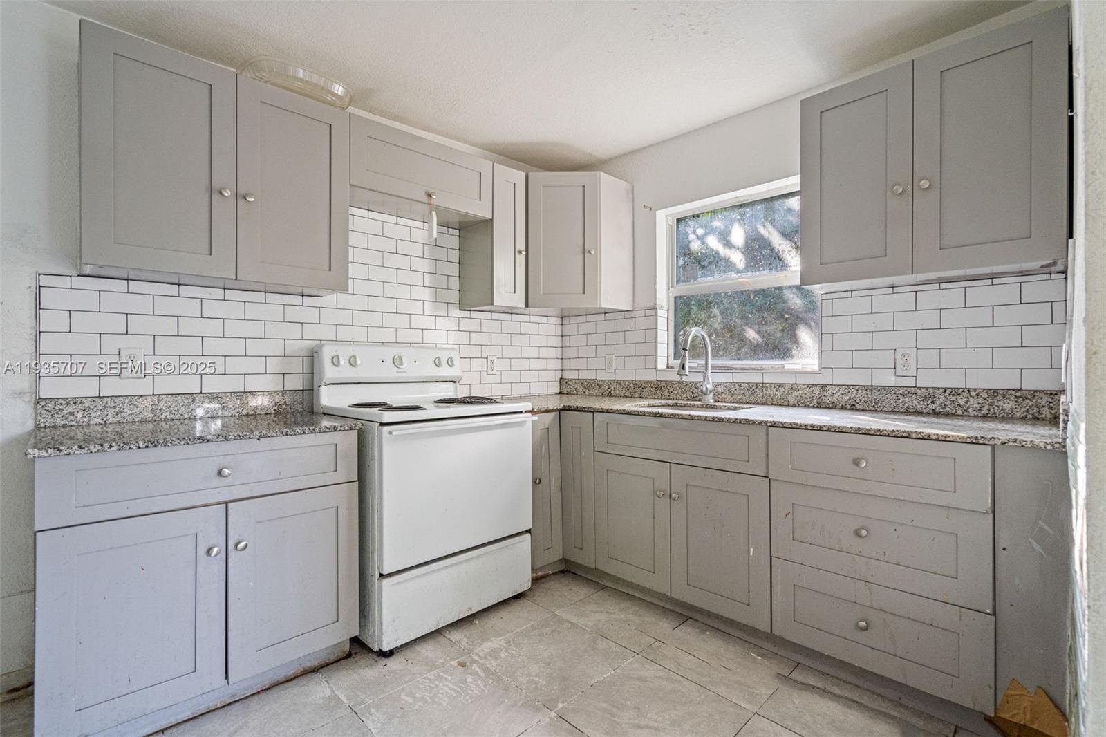 Подробнее / 7382 кв.футов $ 2025-12-27 0 Фото