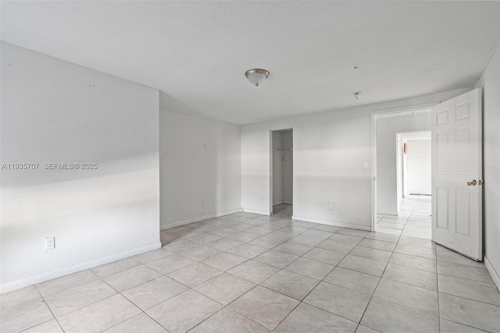 Подробнее / 7382 кв.футов $ 2025-12-27 0 Фото