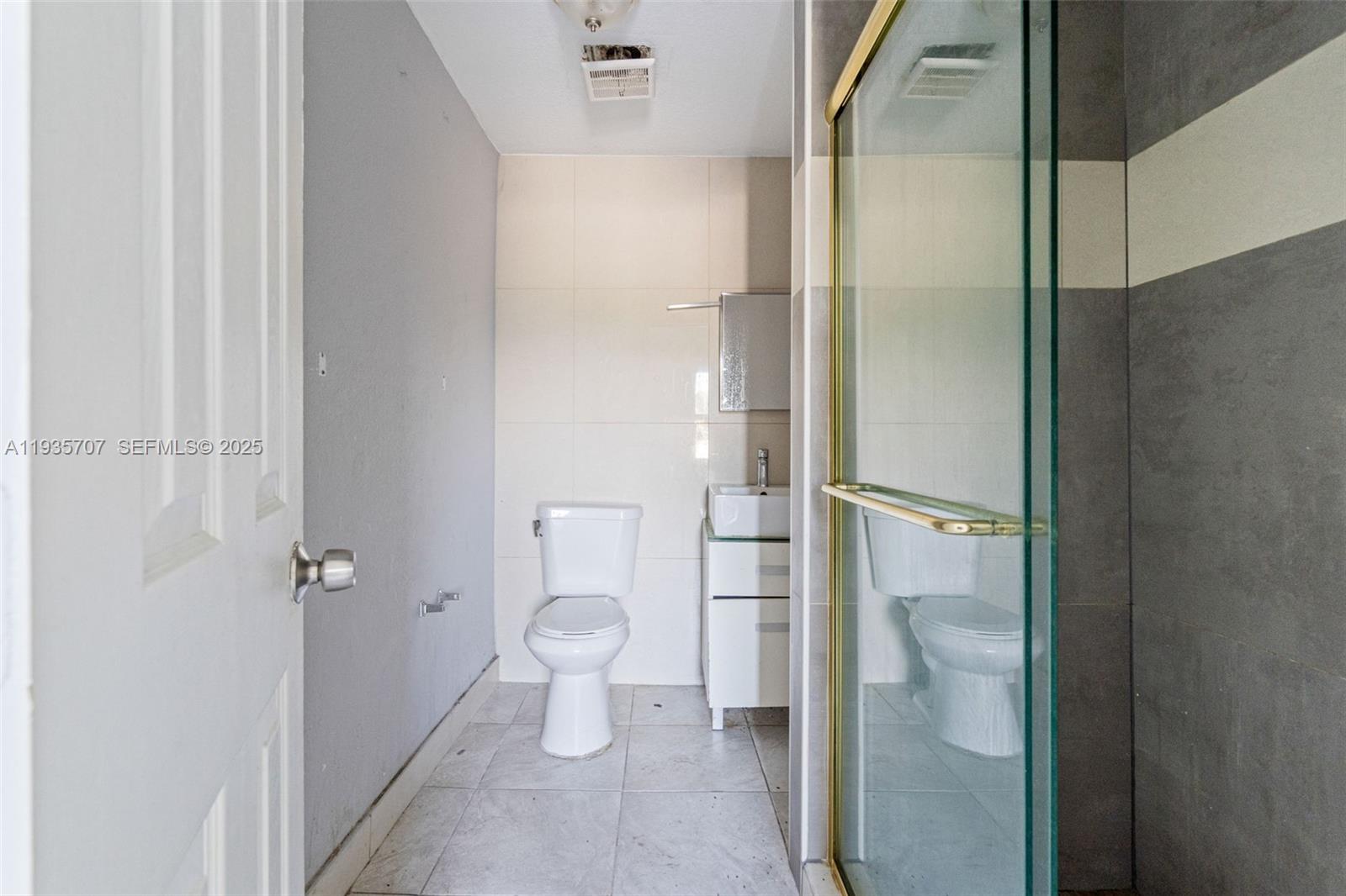 Подробнее / 7382 кв.футов $ 2025-12-27 0 Фото