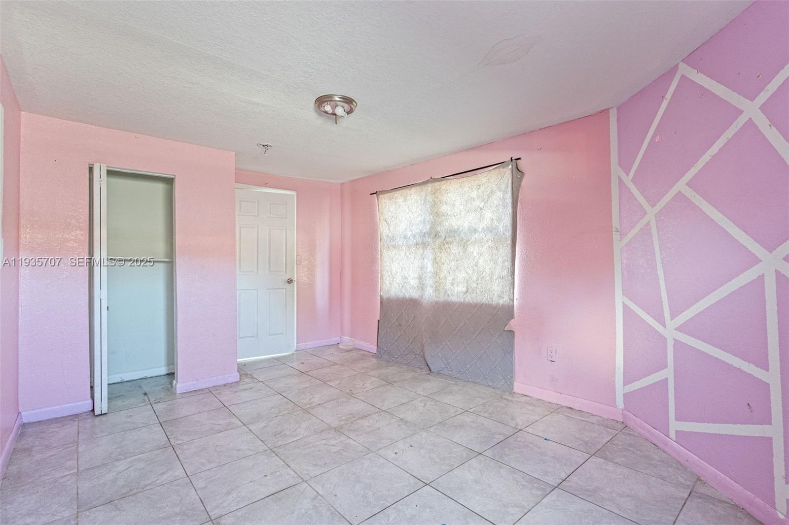 Подробнее / 7382 кв.футов $ 2025-12-27 0 Фото