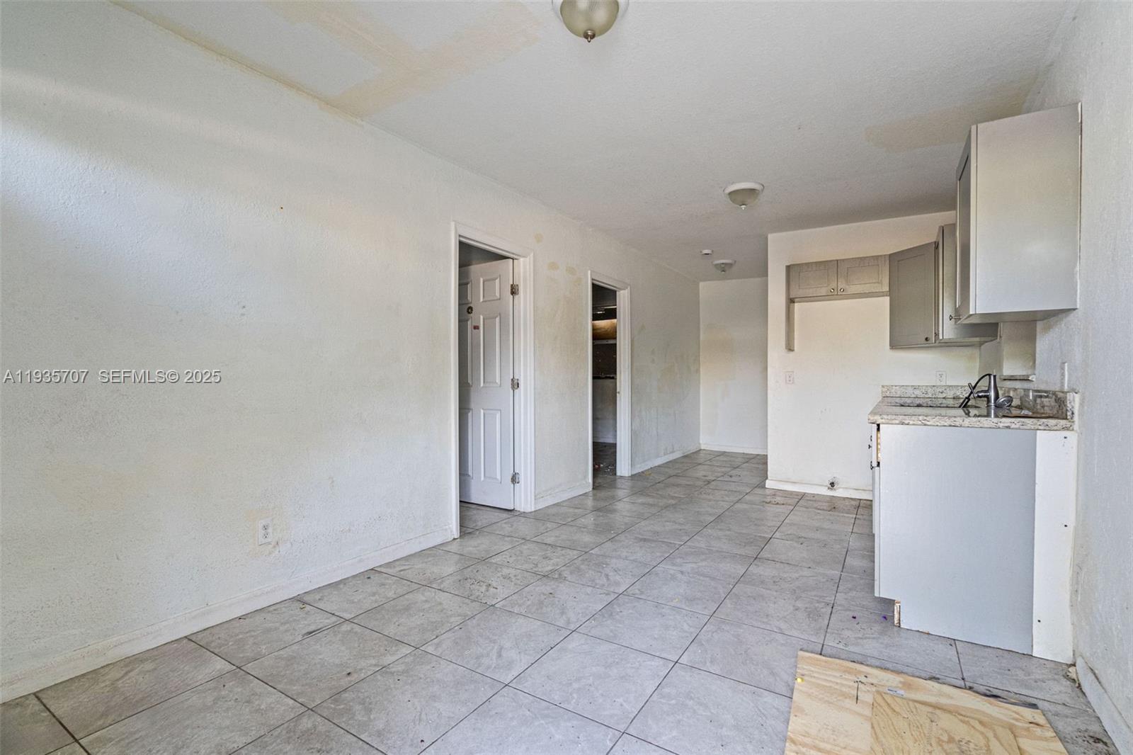 Подробнее / 7382 кв.футов $ 2025-12-27 0 Фото