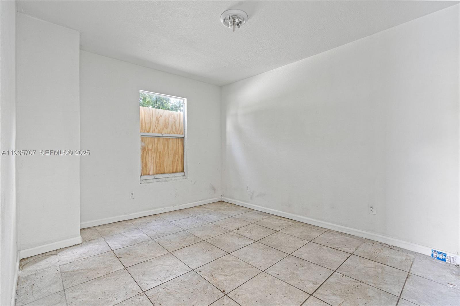 Подробнее / 7382 кв.футов $ 2025-12-27 0 Фото