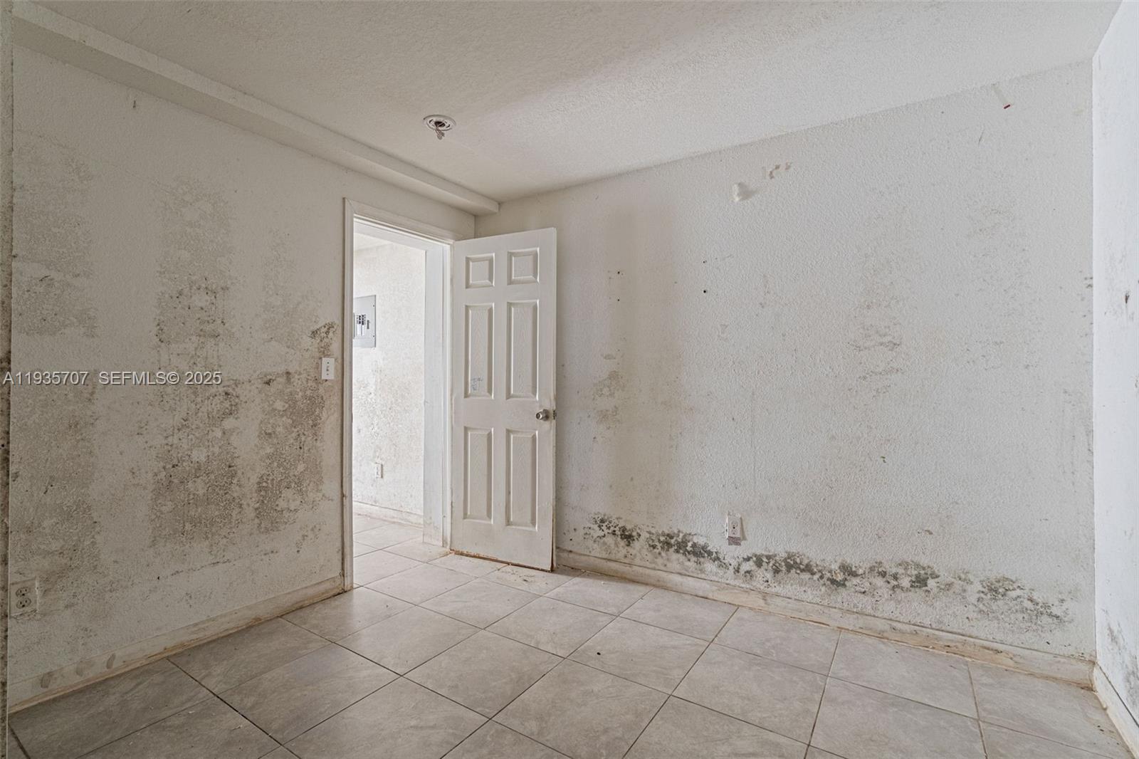 Подробнее / 7382 кв.футов $ 2025-12-27 0 Фото