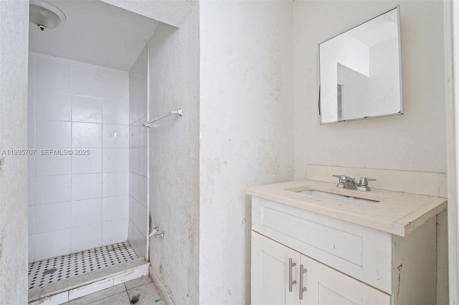 Подробнее / 7382 кв.футов $ 2025-12-27 0 Фото