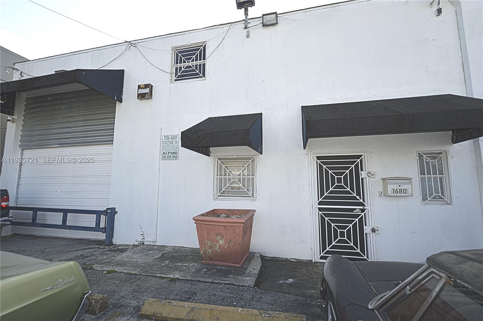 See details 1680 / sq. ft. $ 2025-12-27 0 Photo