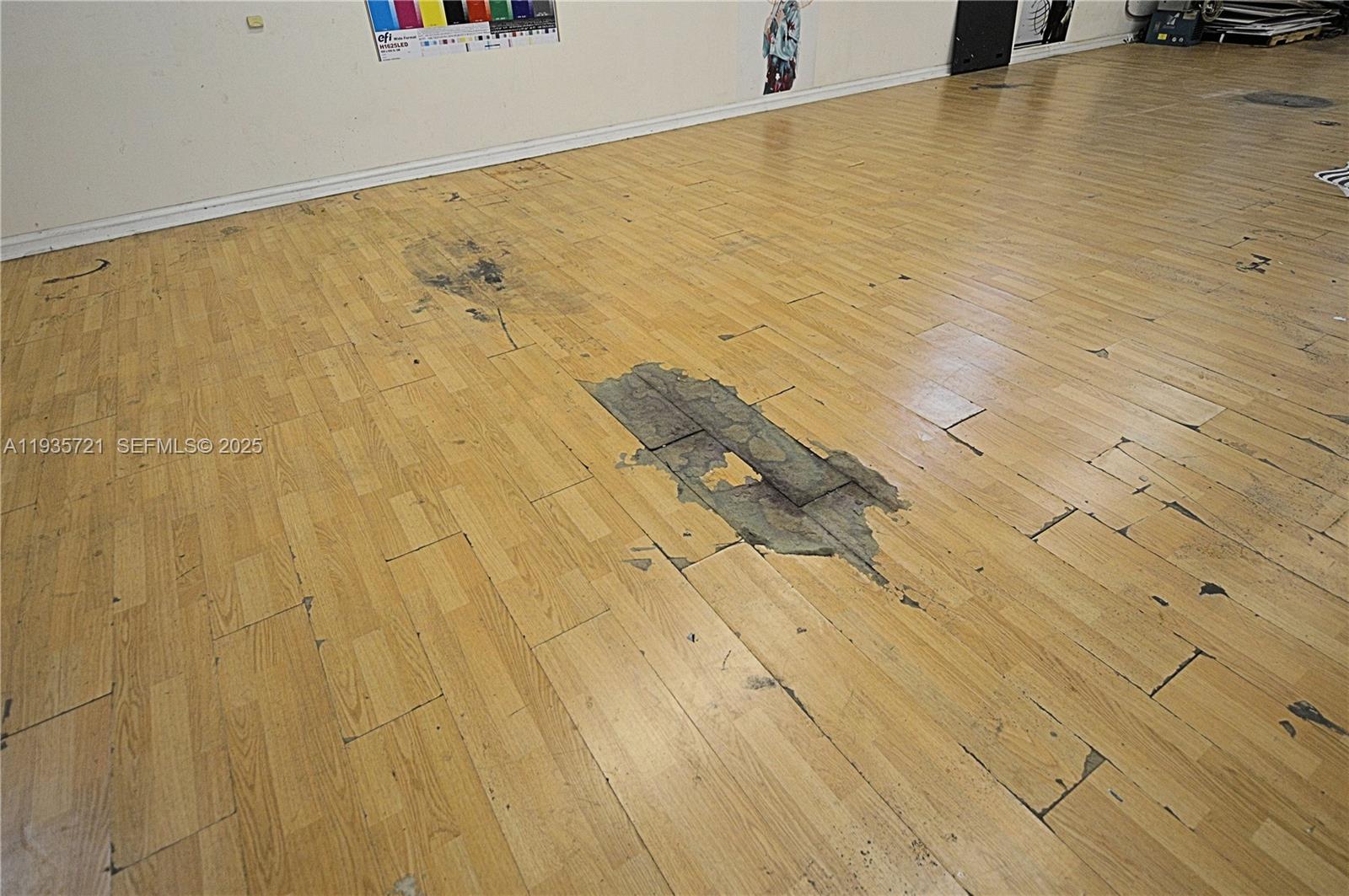 See details 1680 / sq. ft. $ 2025-12-27 0 Photo