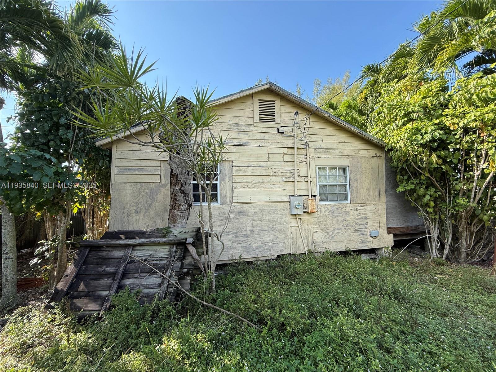 See details / sq. ft. $ 2025-12-28 0 Photo