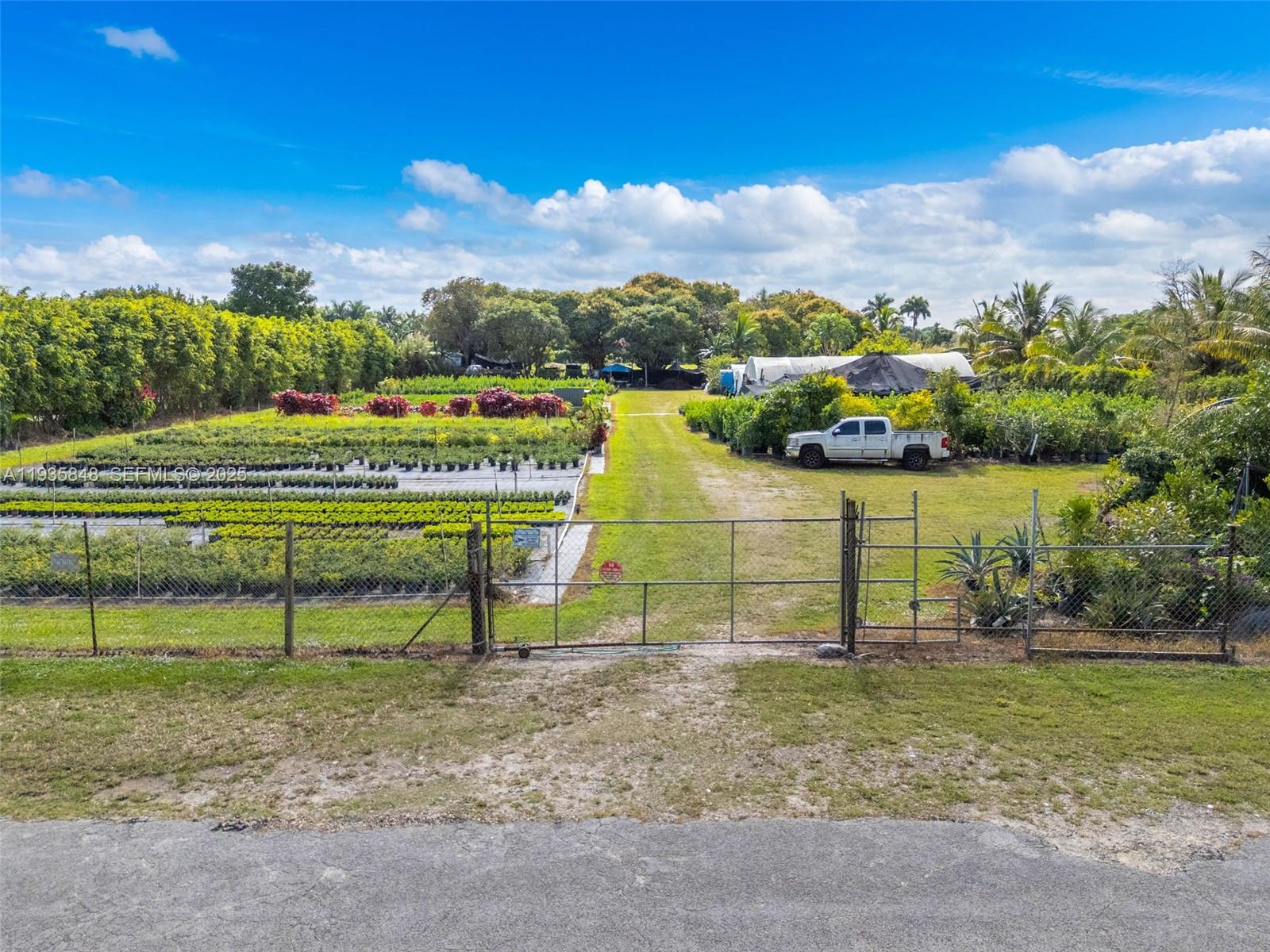 See details / sq. ft. $ 2025-12-28 0 Photo