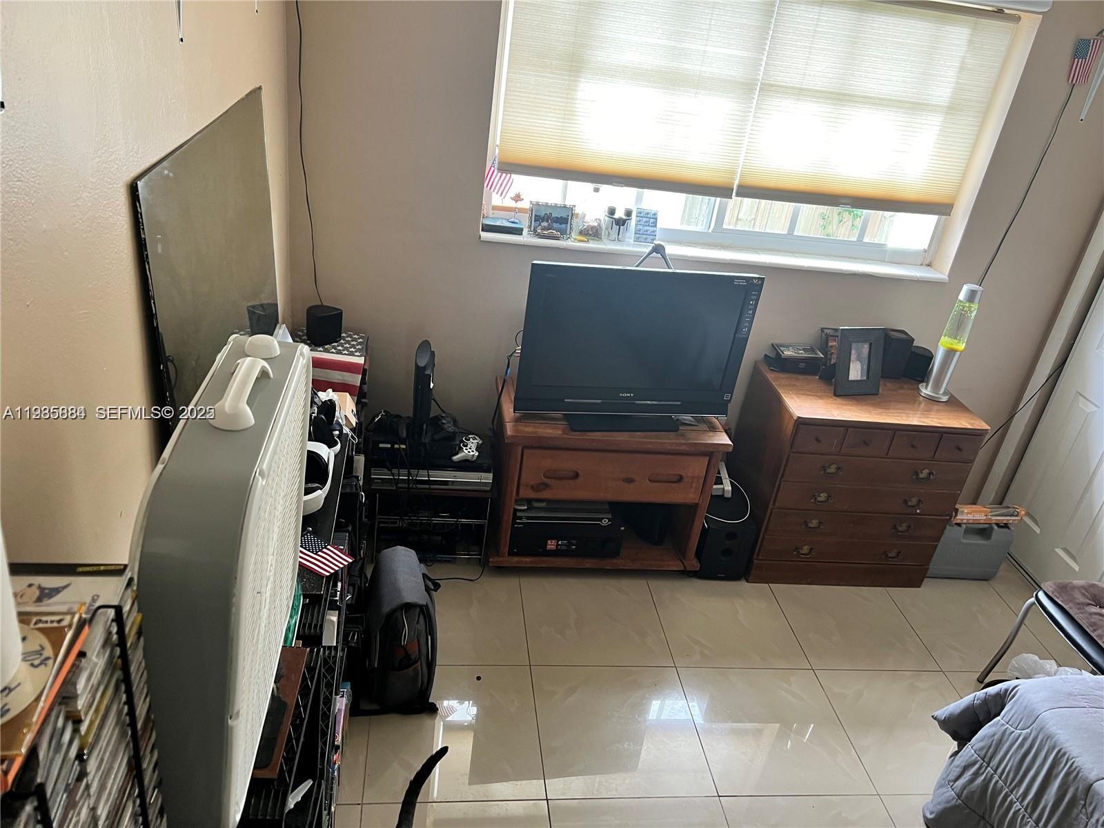   /  2590 кв.футов $ 2025-12-28 0 Фото