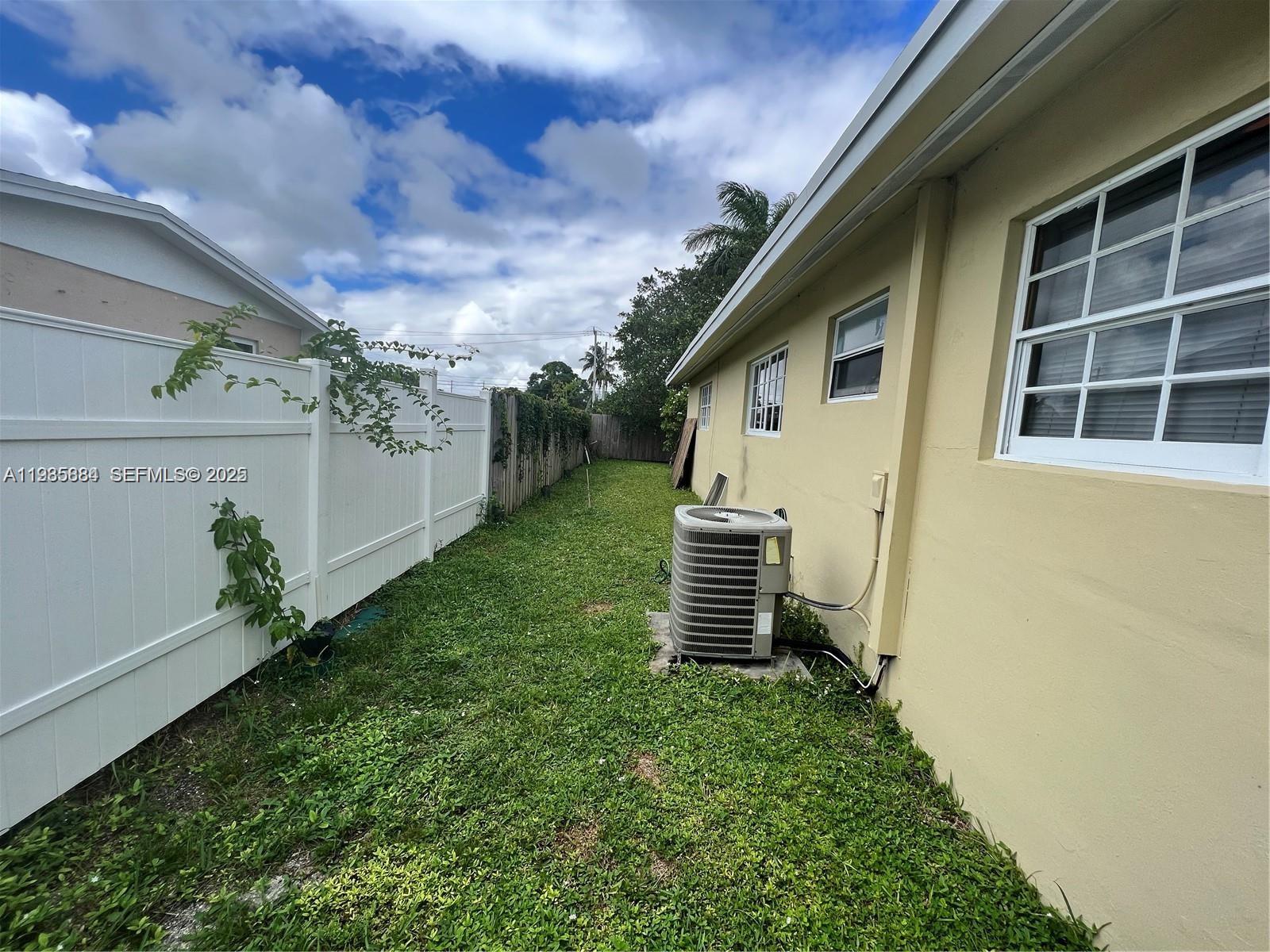   /  2590 кв.футов $ 2025-12-28 0 Фото