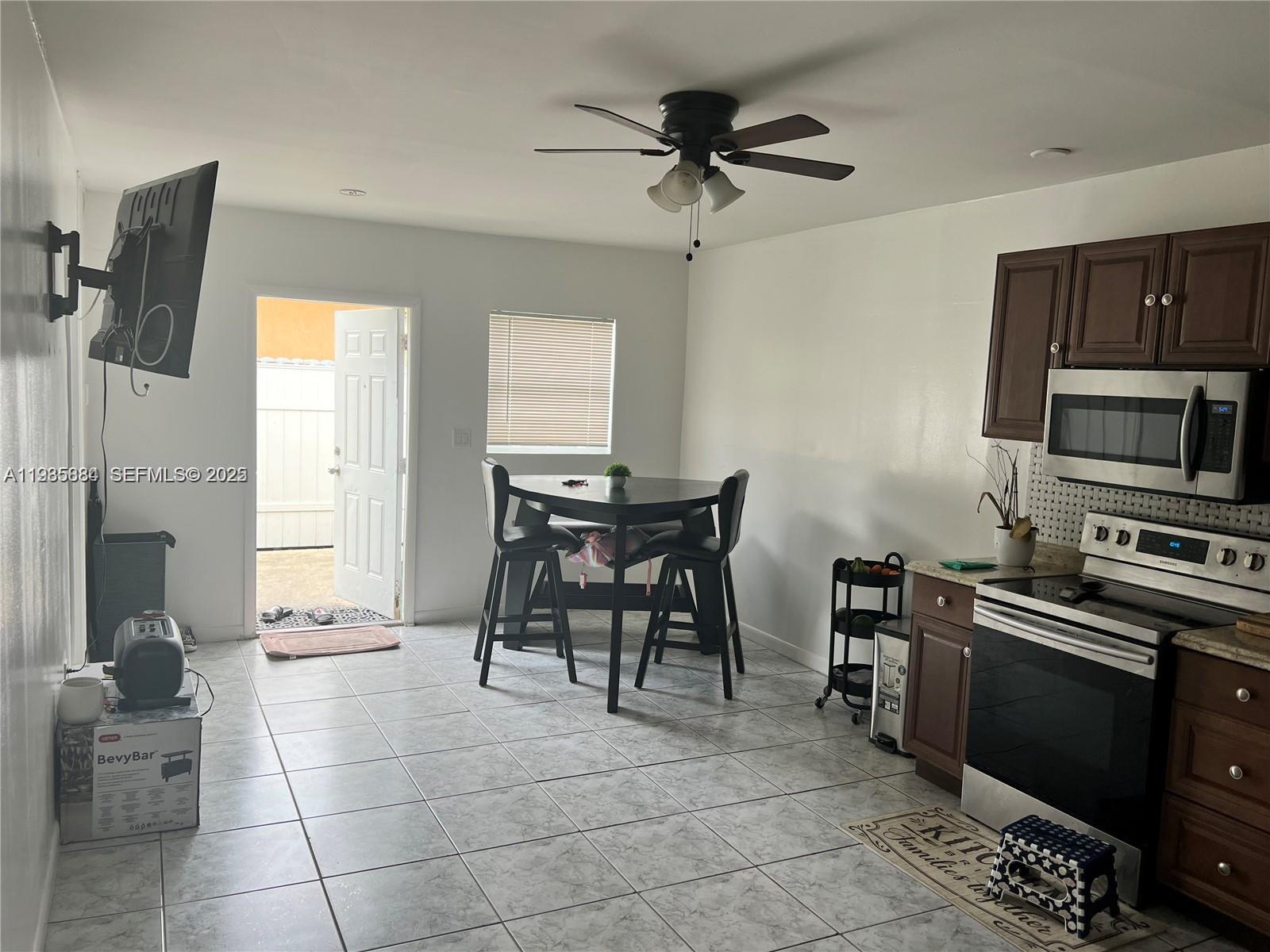   /  2590 кв.футов $ 2025-12-28 0 Фото