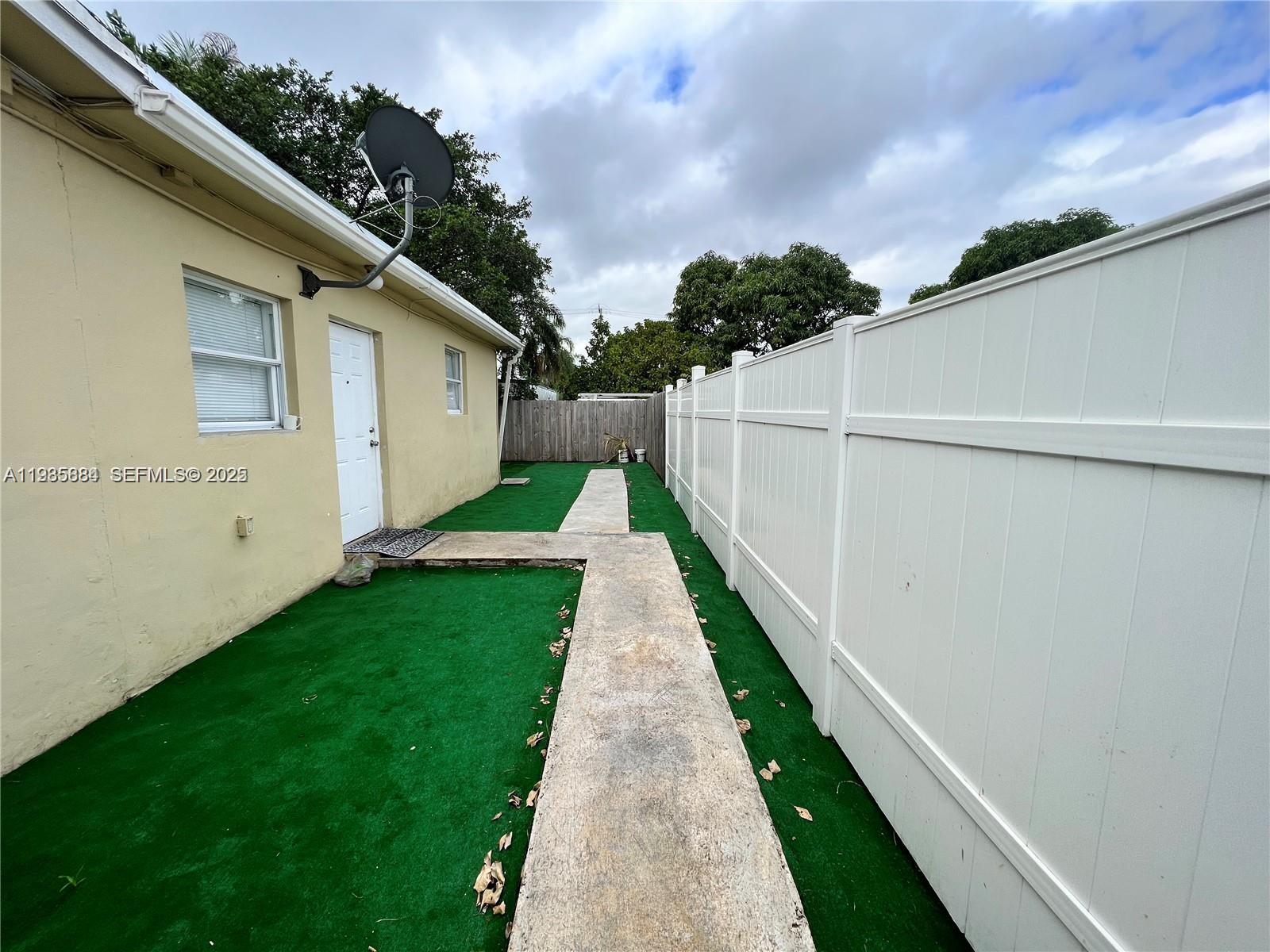   /  2590 кв.футов $ 2025-12-28 0 Фото