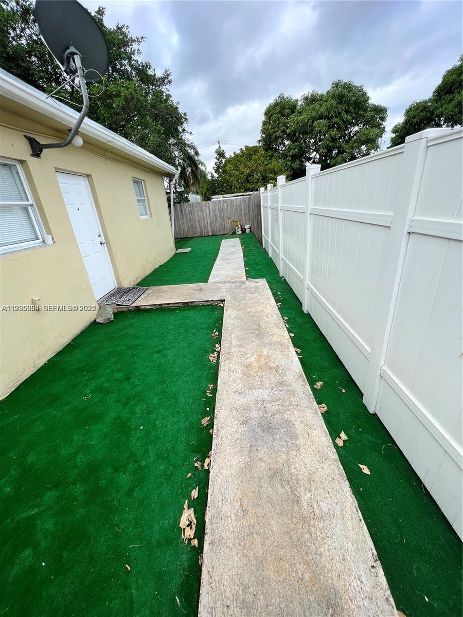   /  2590 кв.футов $ 2025-12-28 0 Фото