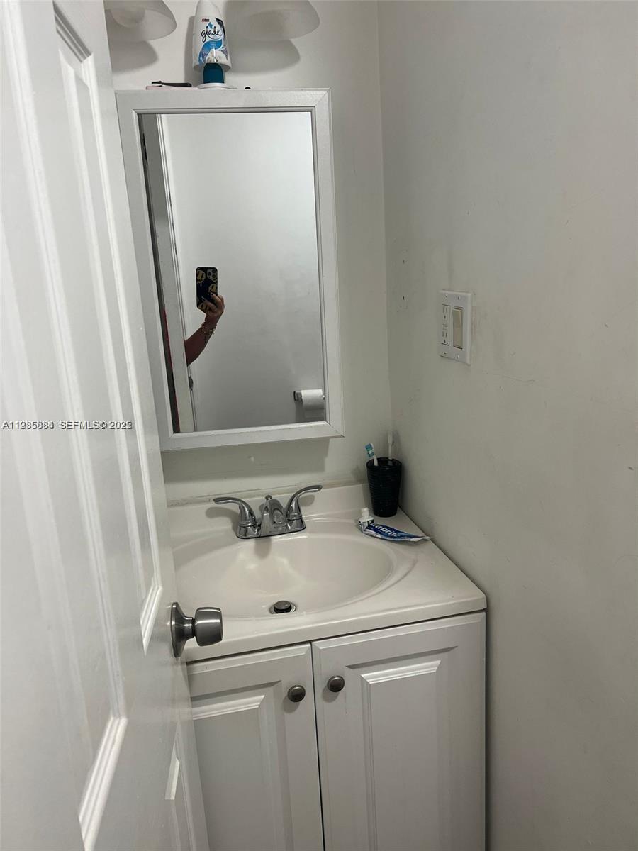   /  2590 кв.футов $ 2025-12-28 0 Фото