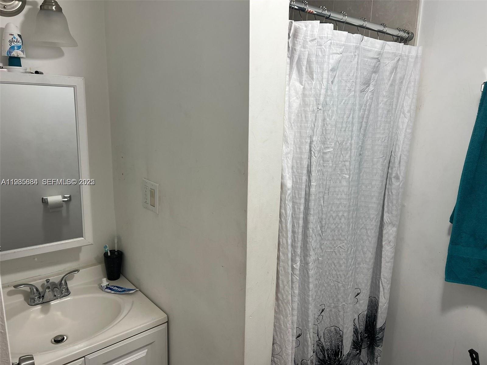   /  2590 кв.футов $ 2025-12-28 0 Фото