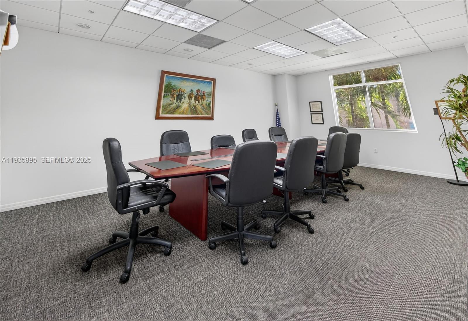 201  /   sq. ft. $ 2025-12-28 0 foto